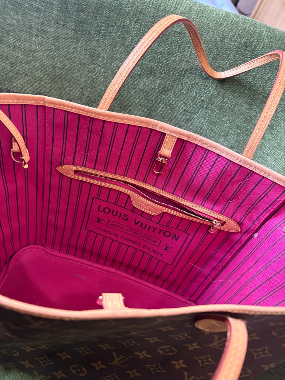Louis Vuitton Monogram Neverfull Tote MM in Brown with Pink Interior with clutch - Picture 2 of 6